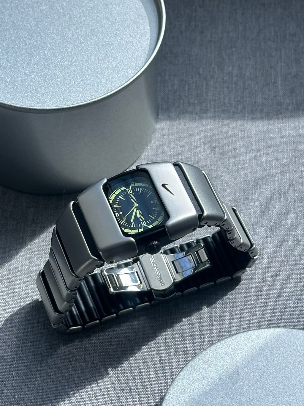 Nike D-Line Satin Silver Analogue Watch with Light Yellow Dial | Rare Collectible | Unisex Retro Sports Timepiece