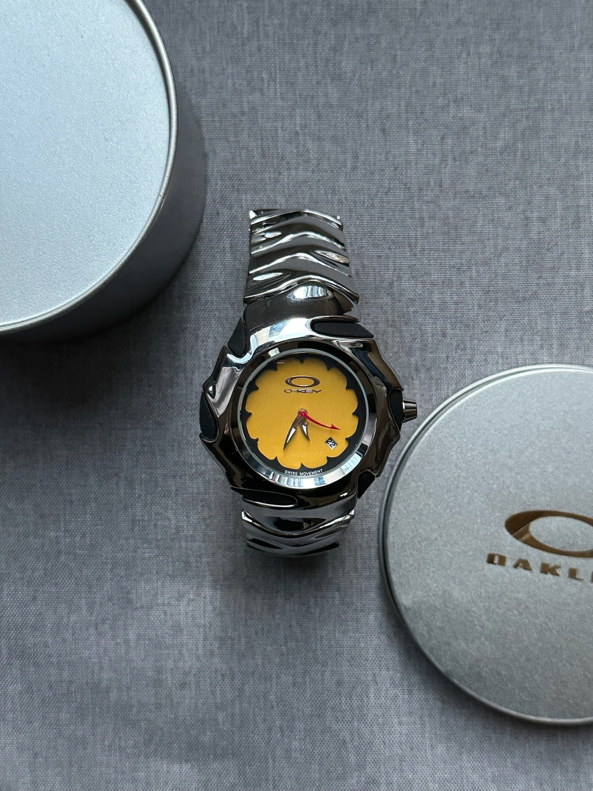 Oakley Blade Watch – Yellow dial Silver Shiny Stainless Steel, Swiss Movement, Collectible Men’s Watch