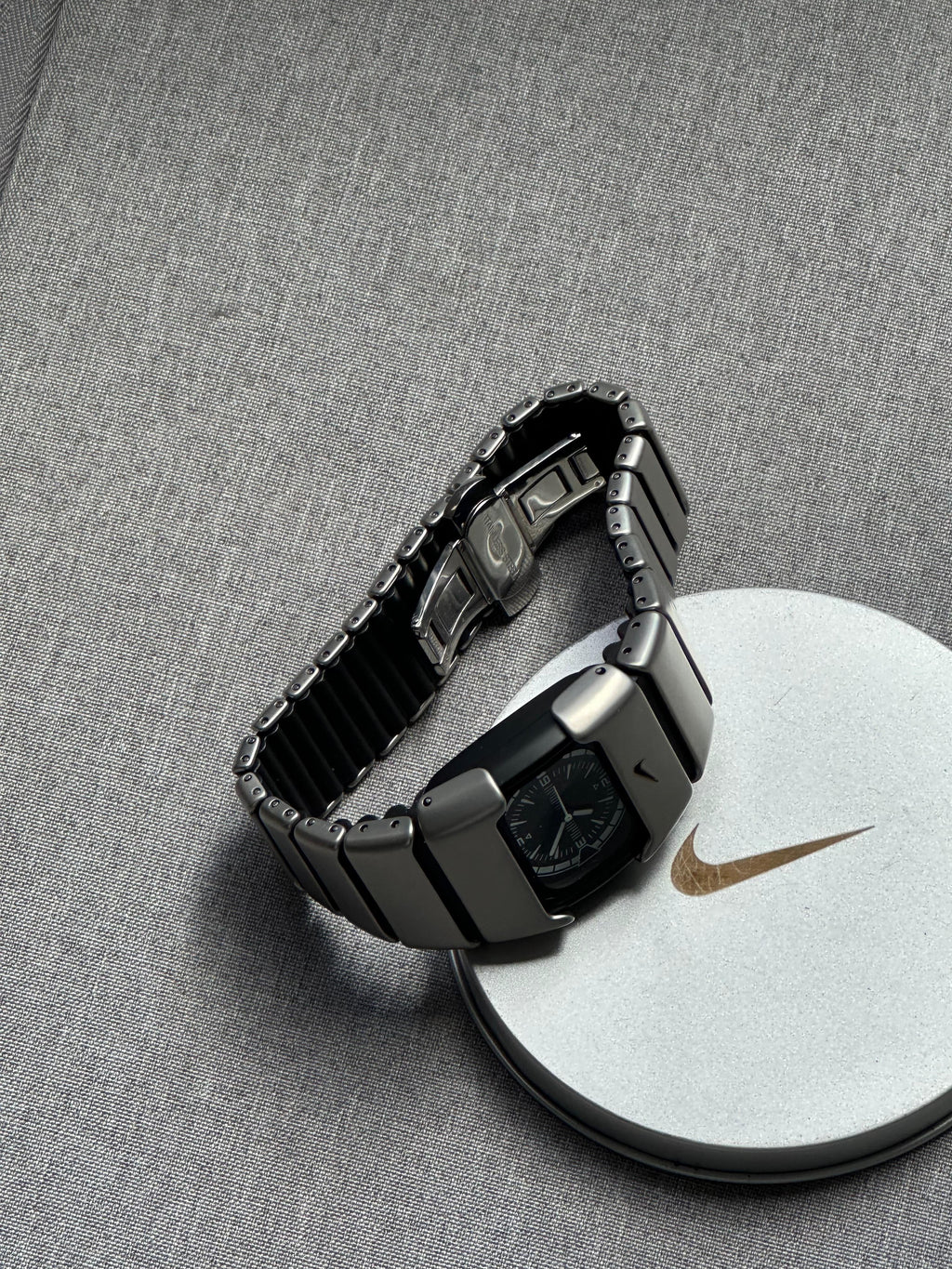 Nike D-Line Satin Silver Analogue Watch with White Dial | Rare Collectible | Unisex Retro Sports Timepiece