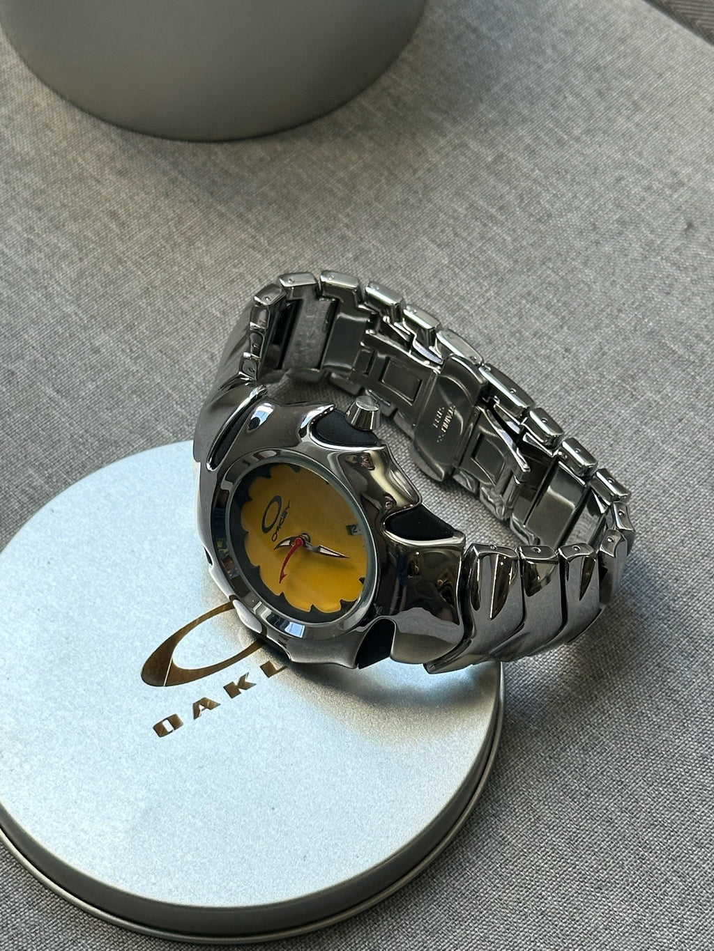 Oakley Blade Watch – Yellow dial Silver Shiny Stainless Steel, Swiss Movement, Collectible Men’s Watch